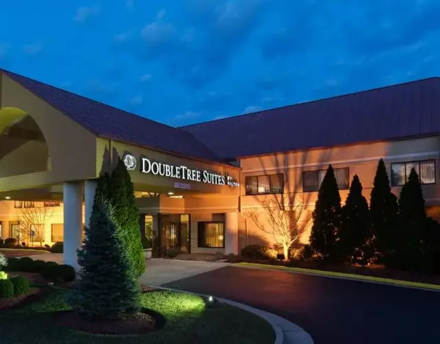 DoubleTree Suites by Hilton Hotel Cincinnati - Blue Ash