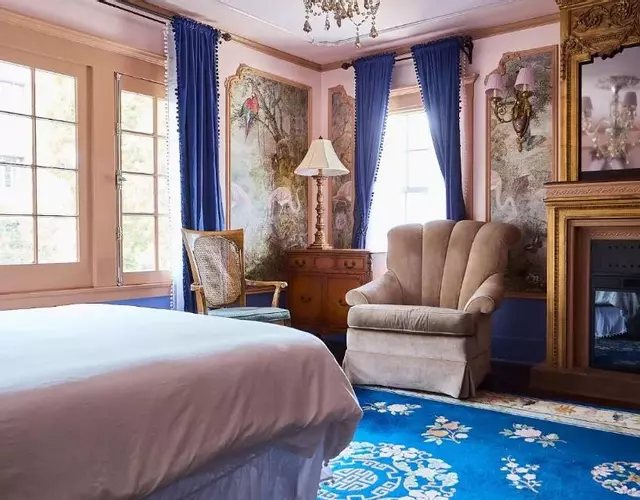 Luxurious Hollywood Homestay