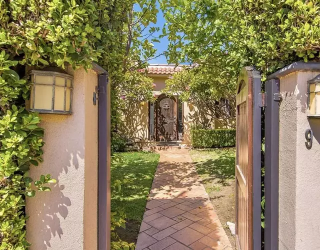 Private Guest house in West Hollywood