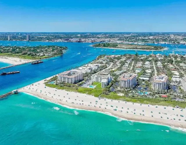 Dog friendly condo with beach access, hot tub, firepit