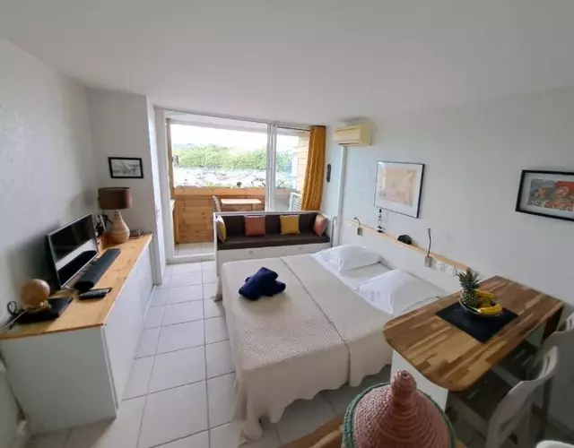 studio économique les pieds dans l'eau