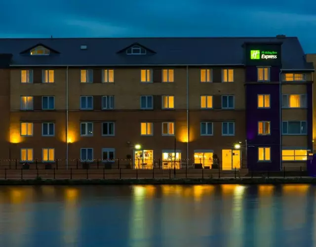 Holiday Inn Express Cardiff Bay by IHG