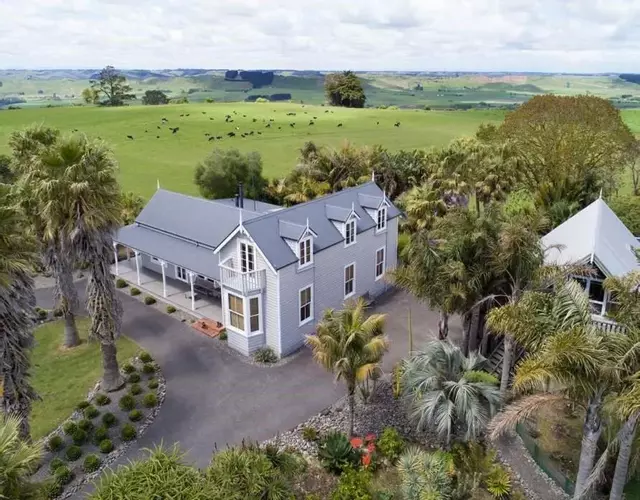 Headlands Estate