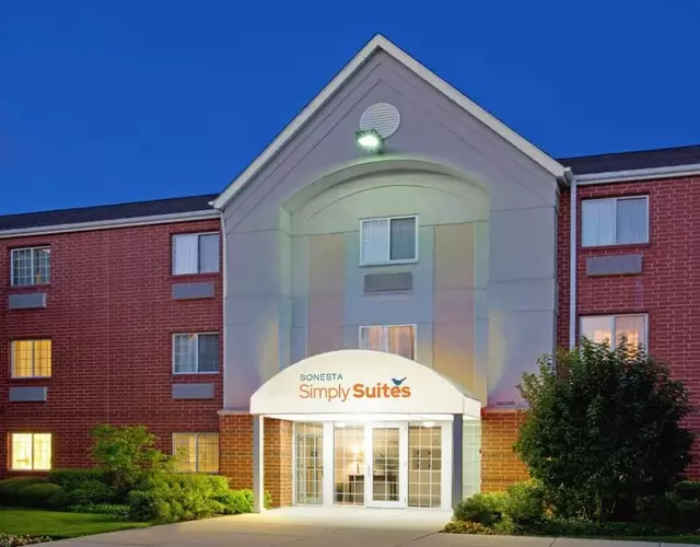 Sonesta Simply Suites Chicago Naperville