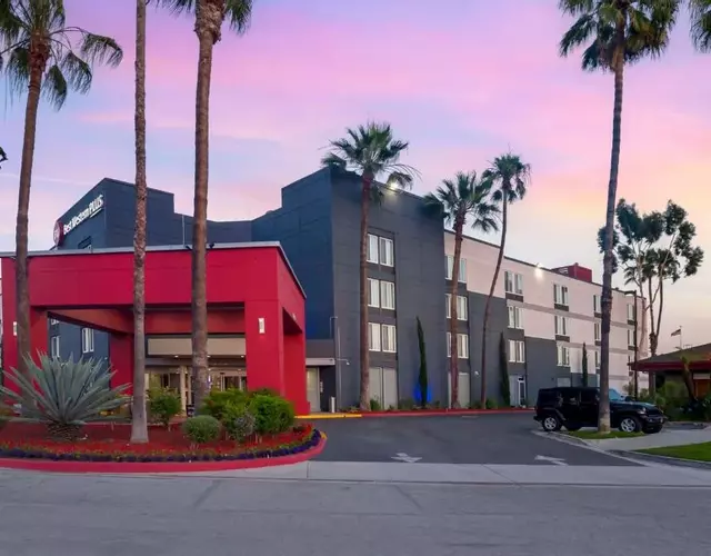 Best Western Plus Commerce Hotel