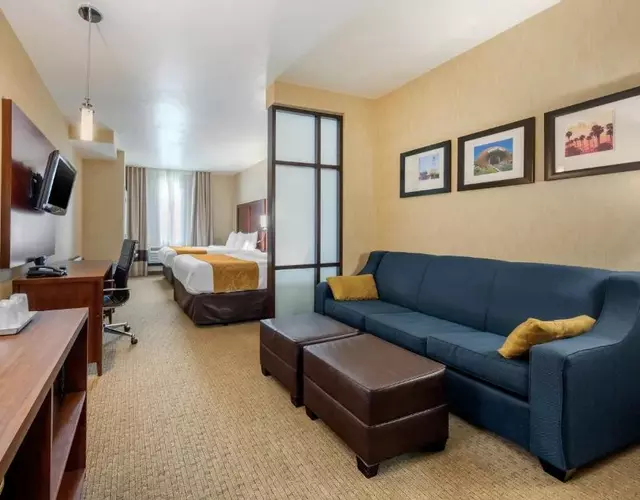 Comfort Suites Near City of Industry - Los Angeles