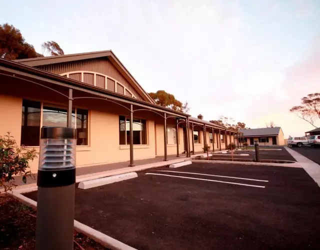 Sundowner Motel Hotel