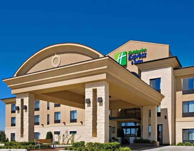 Holiday Inn Express & Suites Wichita Falls by IHG