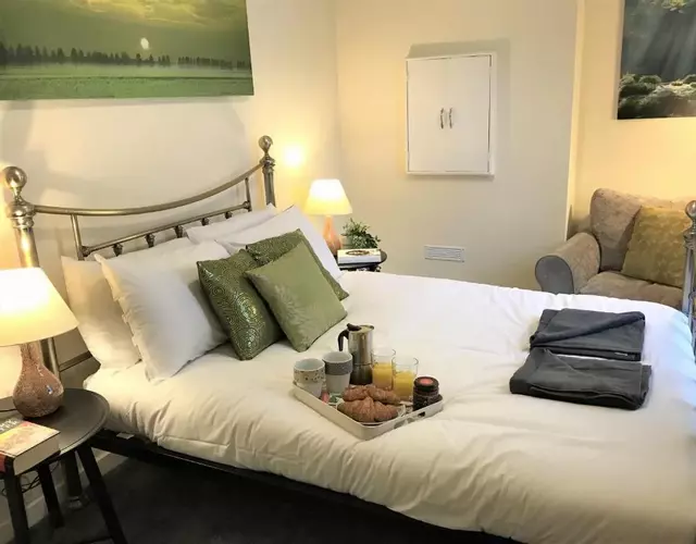 Welcoming spacious 2-bedroom house in St Helens