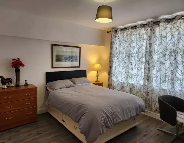 White House Ensuite double bedroom