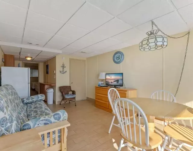 404 E Denver Ave, Unit 215