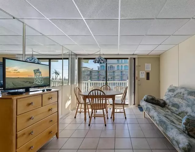 404 E Denver Ave, Unit 216