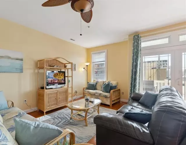 407 E Palm Rd, Unit 107