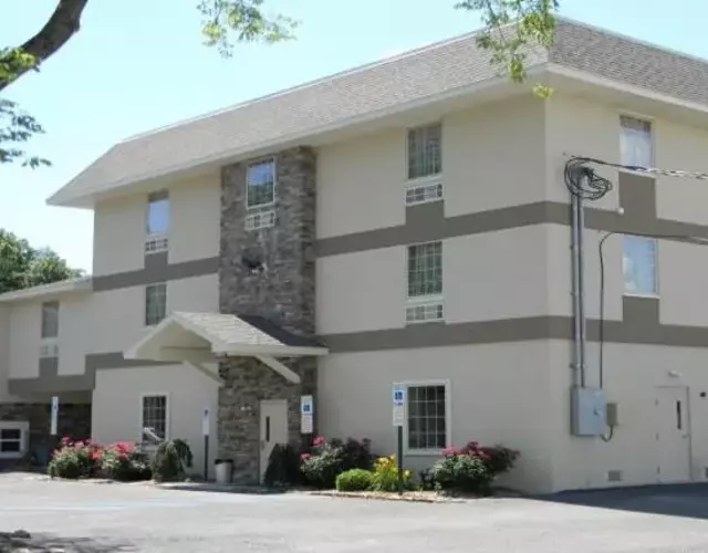 Gamble Farm Inn and Suites