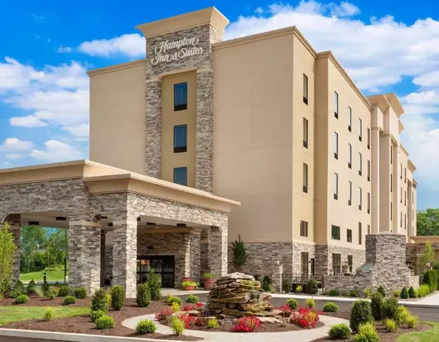 Hampton Inn & Suites Williamsport - Faxon Exit