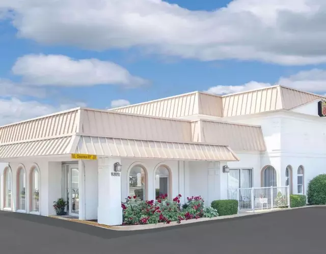 Super 8 by Wyndham Morton Grove/Chicago