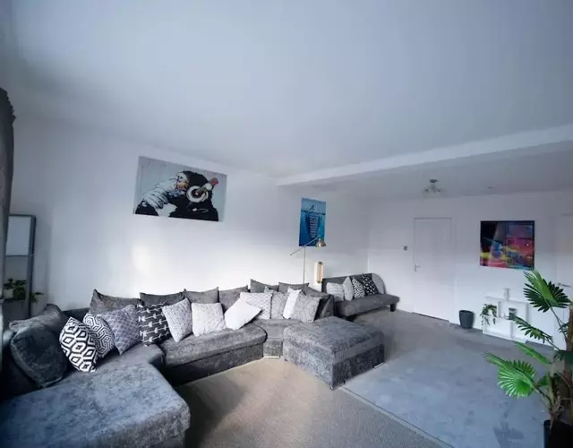 2 Bed Retreat with Roof Terrace