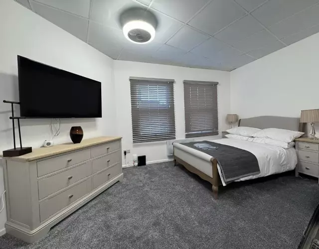 Modern Studio Flat in Bramhall