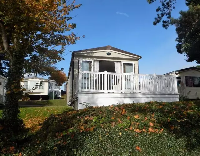 Family Seaside Retreat Private Stay at 5-Star Rockley Holiday Park Poole