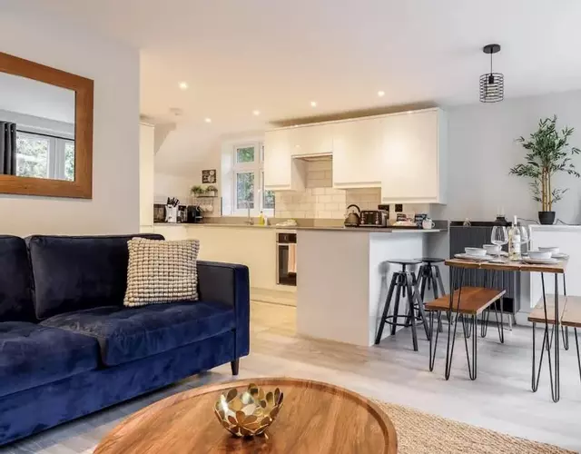The Coach House - Beautiful and Spacious Outside Decking