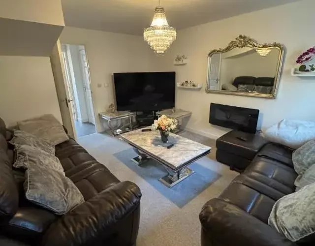 King size room in a modern house in Cheltenham