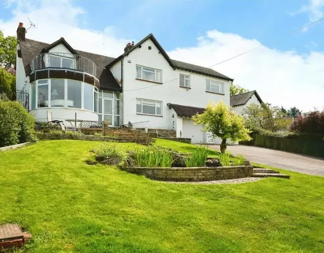 Racing Accommodation on course