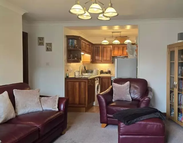 Lyndale self-catering apartment Sleeps 4