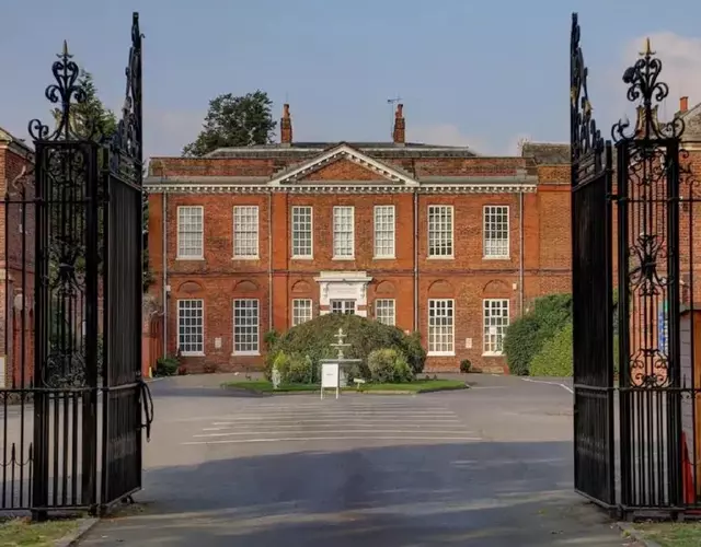 Baylis House Hotel