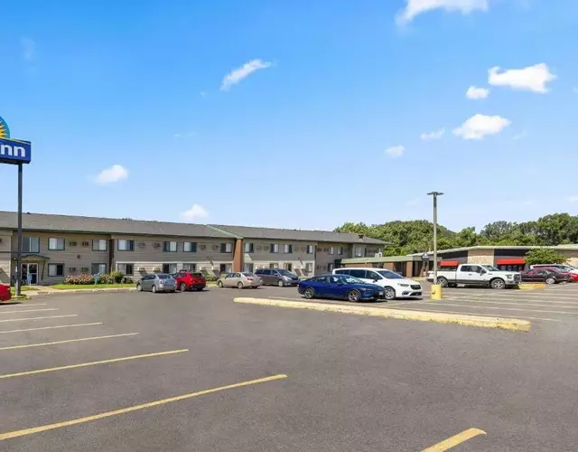 Days Inn by Wyndham Winona