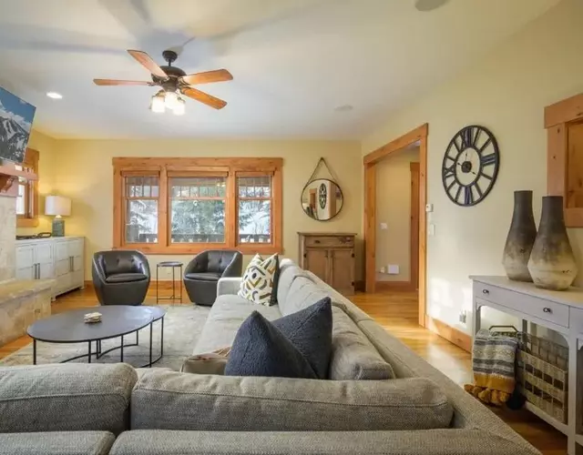 Luxe Winter Park Escape - 5BR with Hot Tub & Game Room