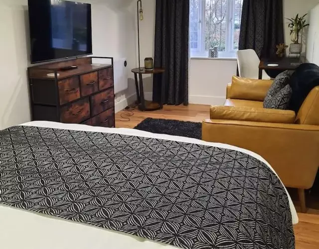 Boundary House Studio, Moulton