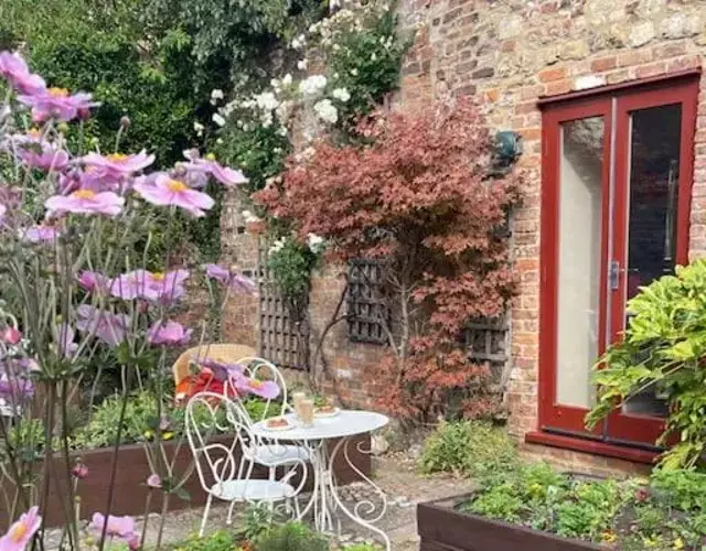 Centre of town House 3 Bedrooms Sleeps 5 and Infant Free Onsite Parking 2 Cars