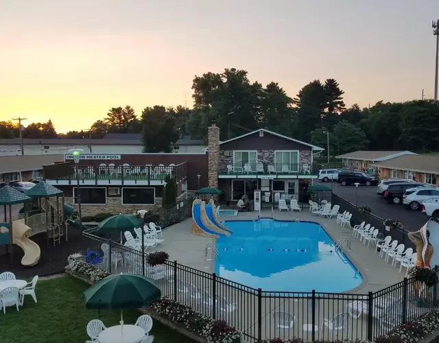Black Hawk Motel & Suites