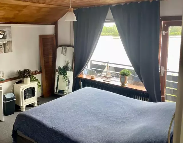1-2 pp ROOM AMS Airport great view lake