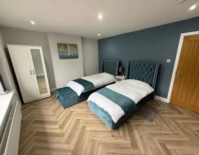 Luxurious 3 bedrooms flat near New Cross,Wolverhampton No Parties or events