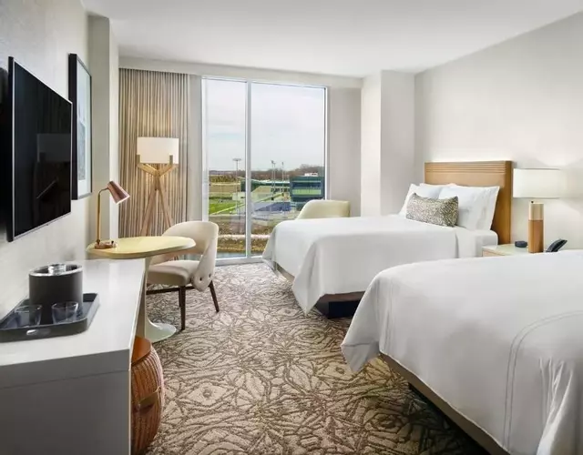 Omni Viking Lakes