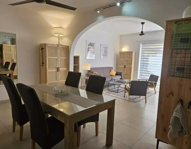 Town Centre Bright & Spacious apt