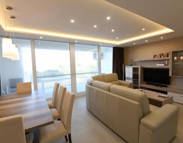 Wileg 4B Luxury Two Bedroom Apartment with Shared Swimming Pool.