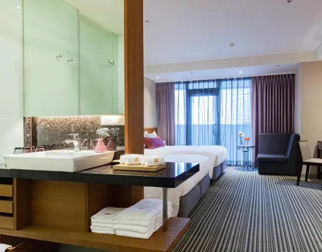 Pacific Business Hotel