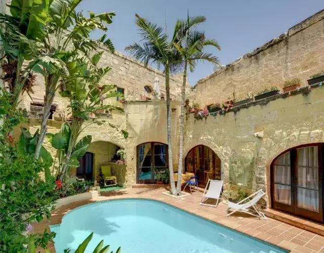 Serene Escape Farmhouse B&B