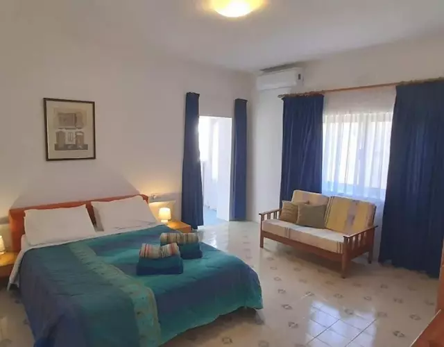 Villa Bronja Superior Airconditioned Studio apartment in Xlendi