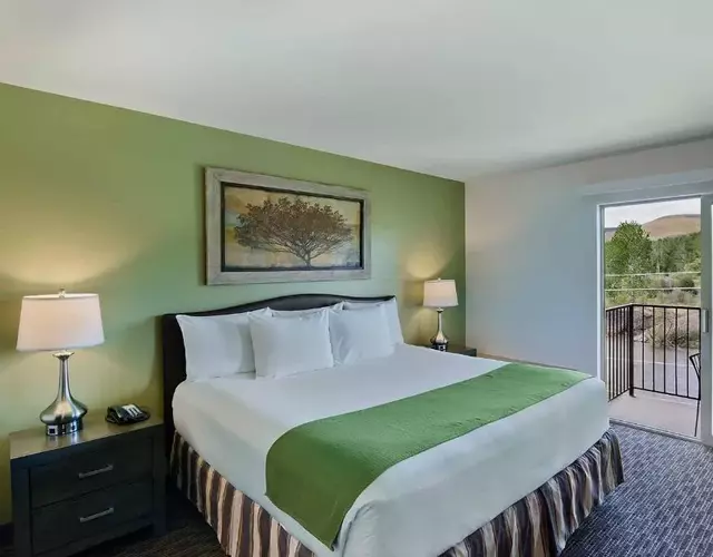 Oxford Suites Yakima