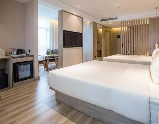 Atour Hotel Zhenjiang Nanxu Avenue Branch
