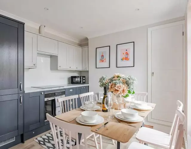 Family & pet Friendly, Stylish & Spacious Beach House