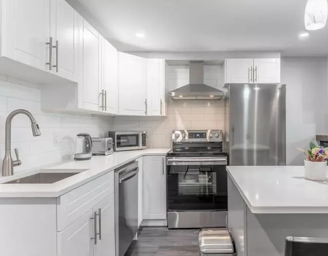 Downtown 1BR, 1Bath BSMT Suite