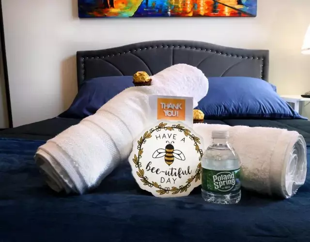 Bright & New Room Shared Apartment NYC Bus