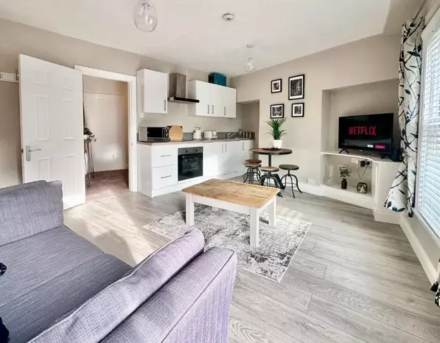 Blossoms Reach - 2 minutes from station and city centre