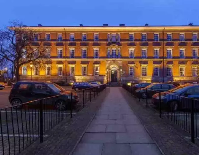 County House - THE WHITE APARTMENT