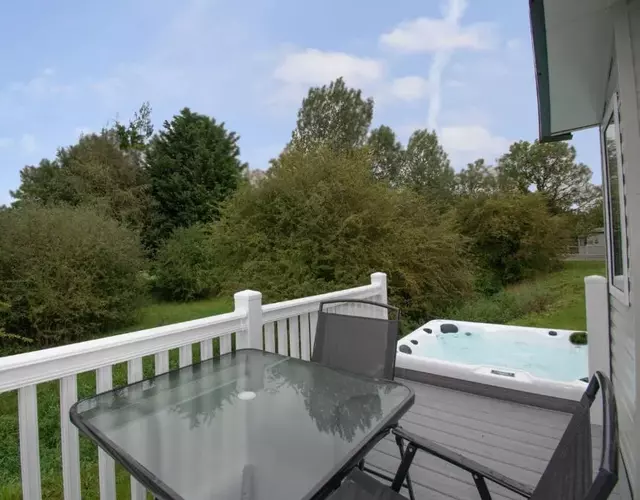 Yorkshire Lodge with Hot Tub