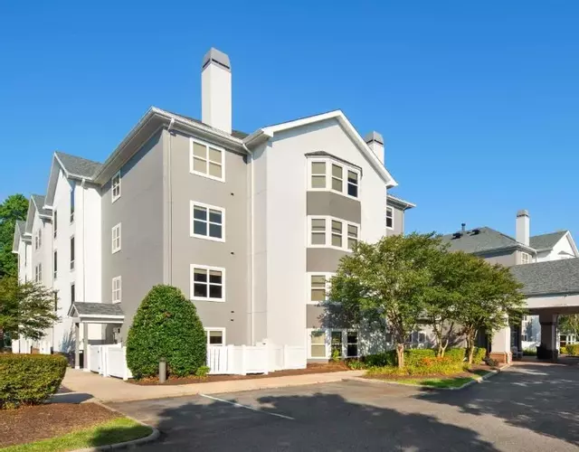 Hampton Inn & Suites Newport News-Airport - Oyster Point Area